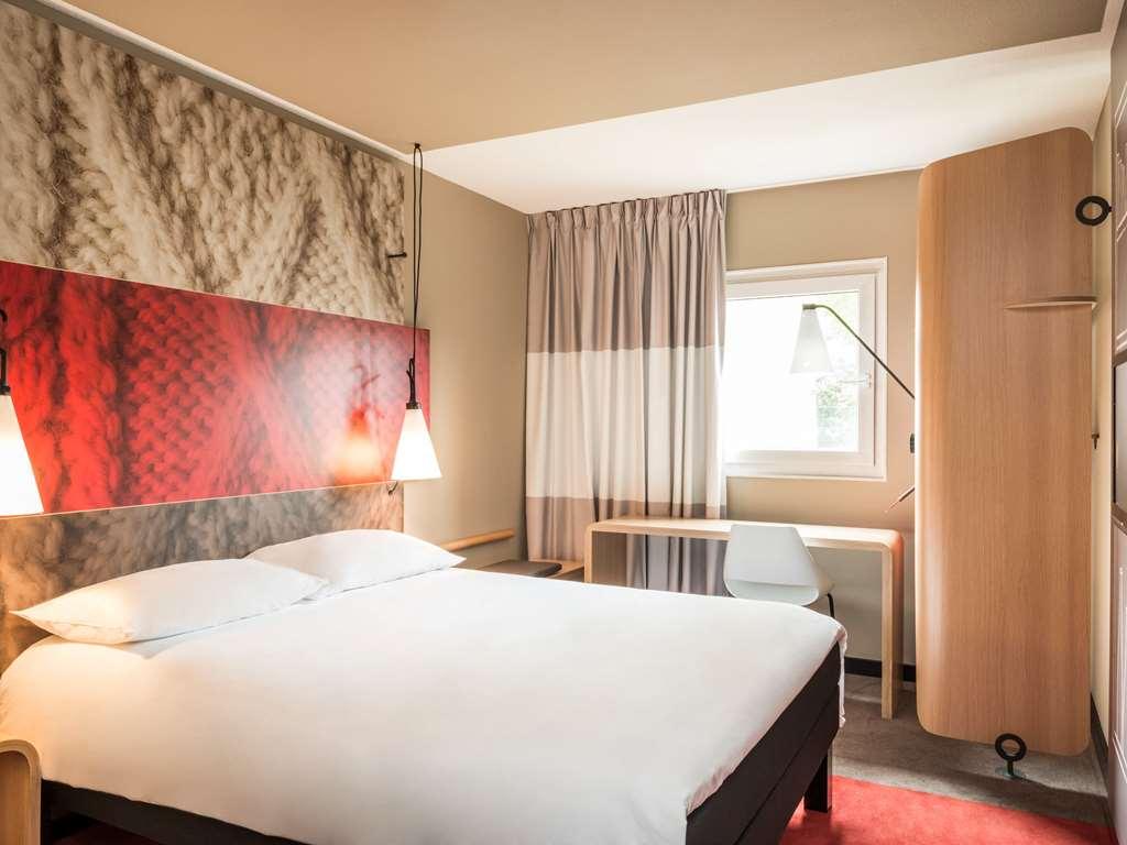 Ibis Archamps Porte De Geneve Rom bilde