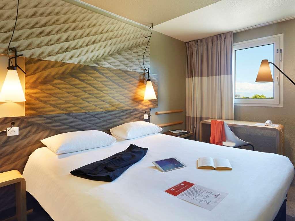 Ibis Archamps Porte De Geneve Rom bilde