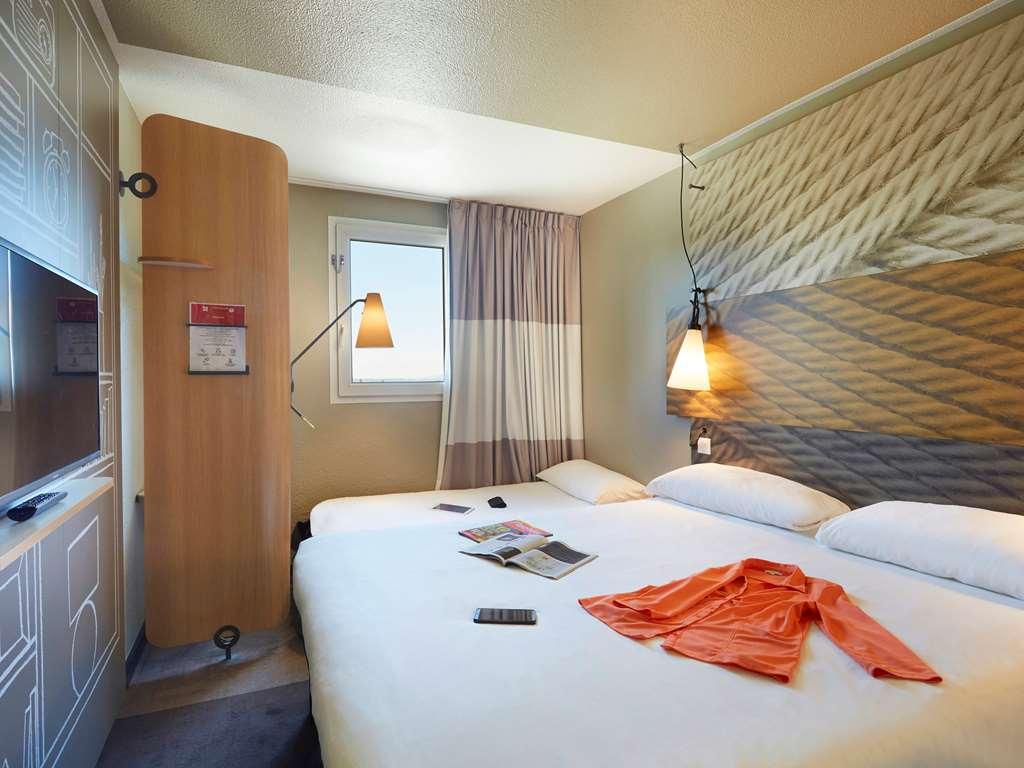 Ibis Archamps Porte De Geneve Rom bilde
