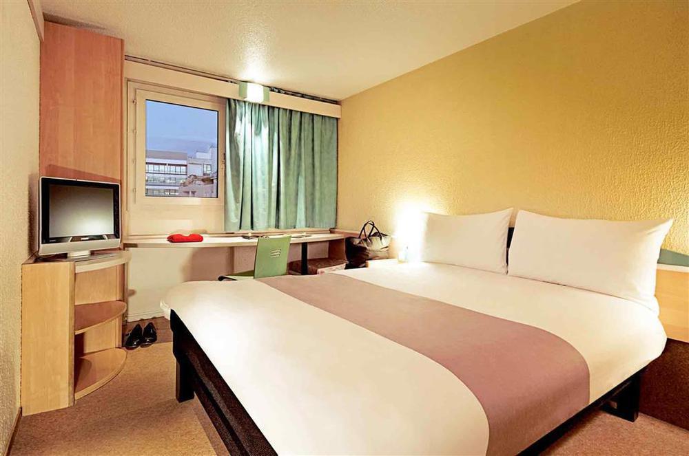 Ibis Archamps Porte De Geneve Rom bilde